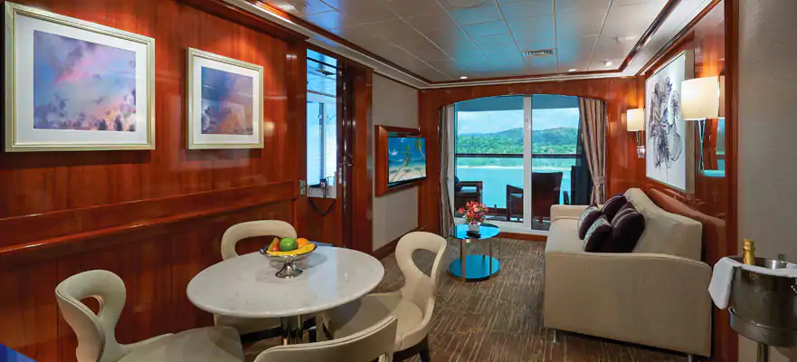 2-Bedroom Deluxe Family Suite with Balcony
