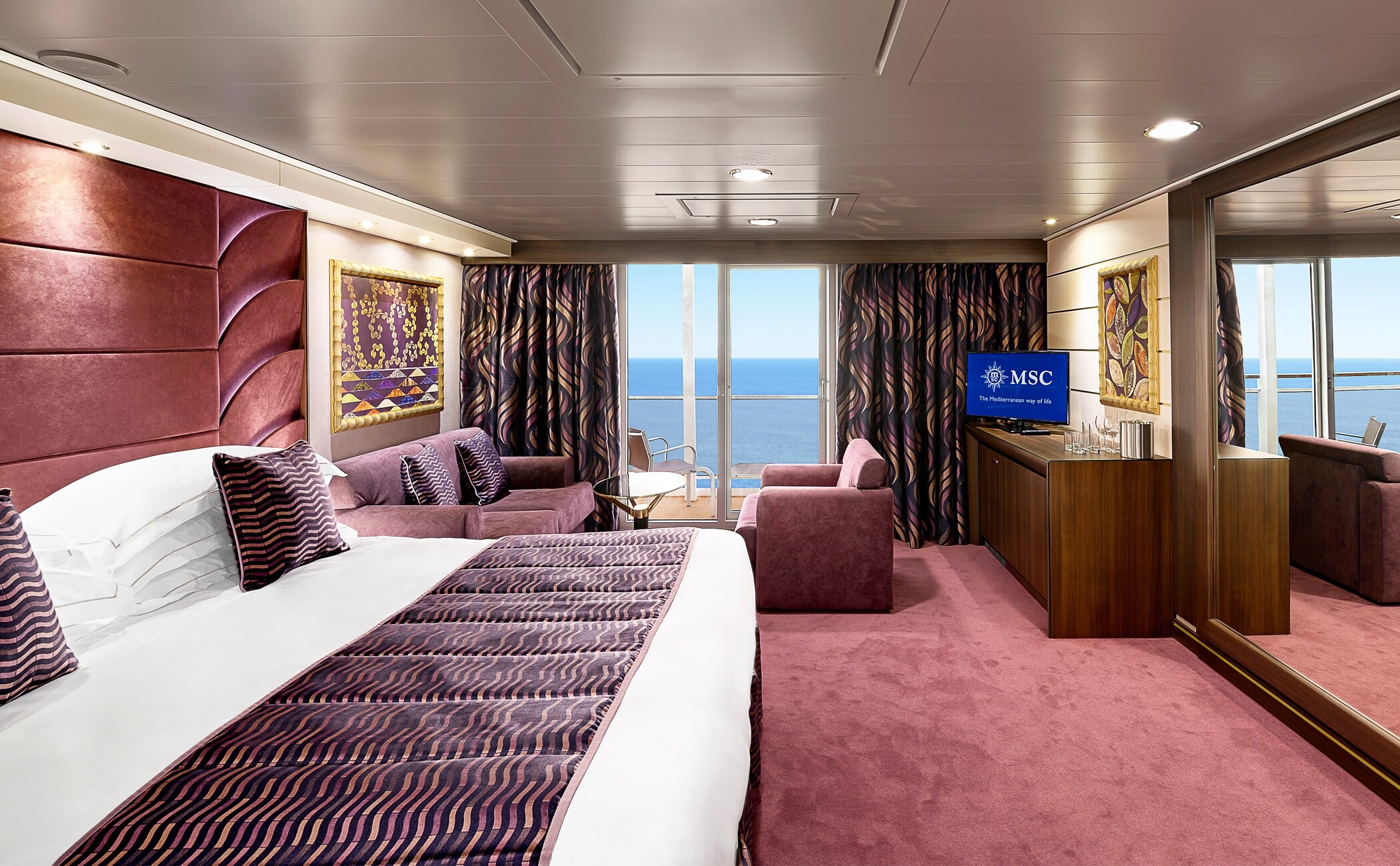 YACHT CLUB DELUXE GRAND SUITE