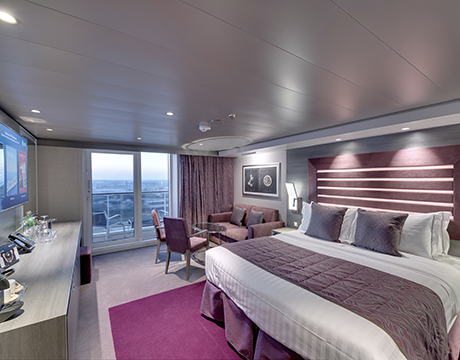YACHT CLUB DUPLEX SUITE WITH JACUZZI