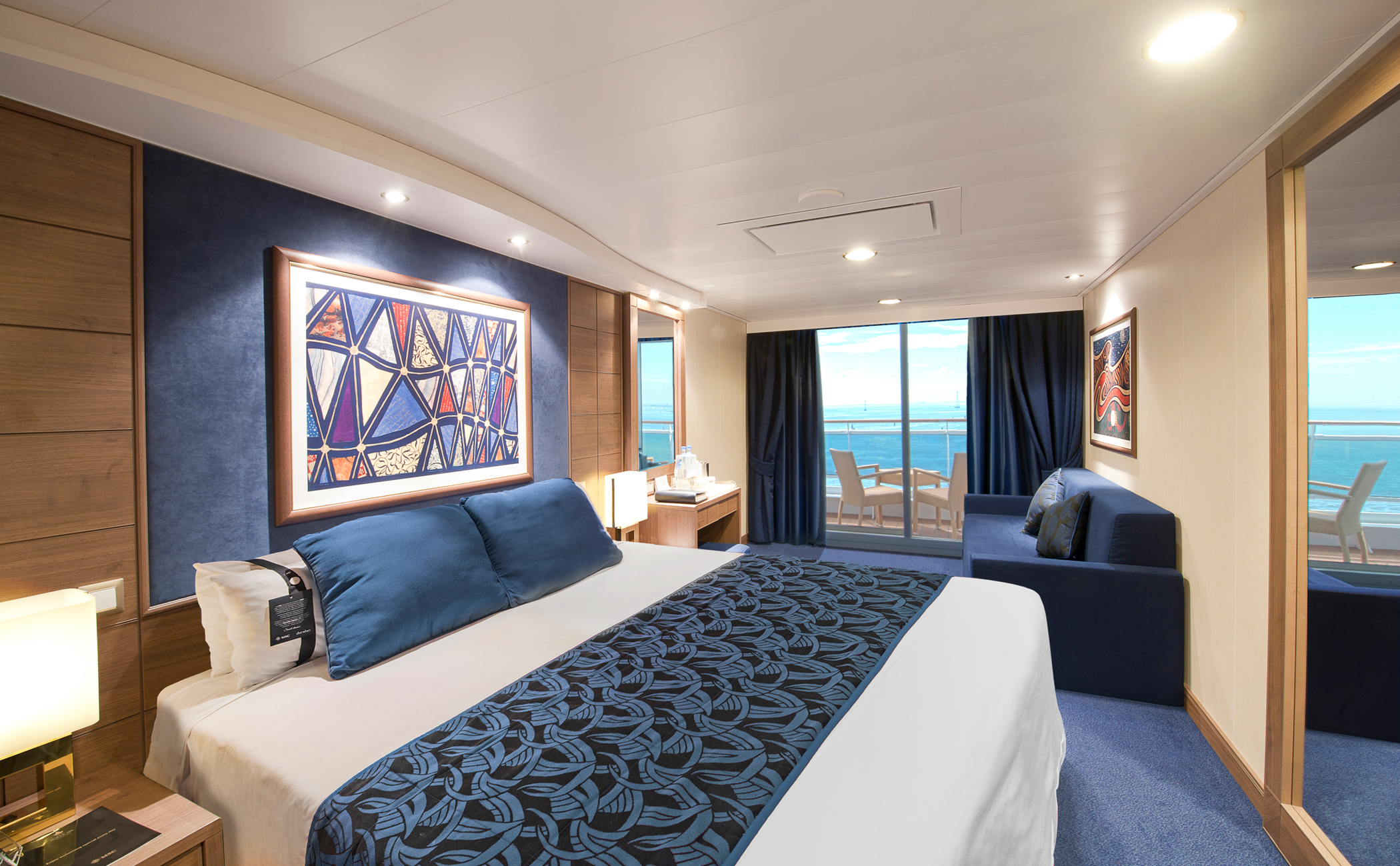 DELUXE BALCONY WITH PARTIAL VIEW FANTASTICA