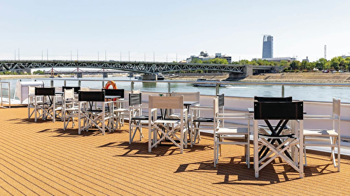 Top deck